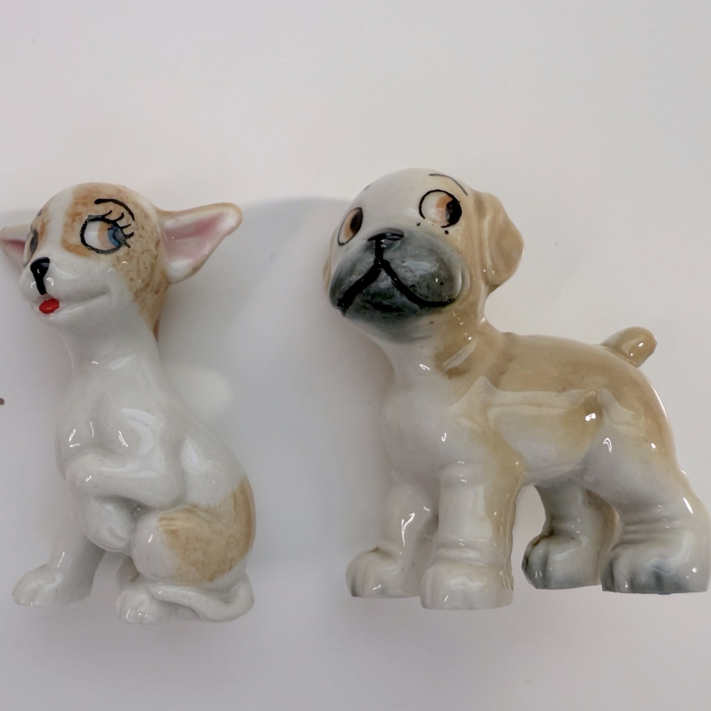 Wade Whimsies Bengo the Boxer & Pepi the Chihuahua Figurines Set from 1959-65